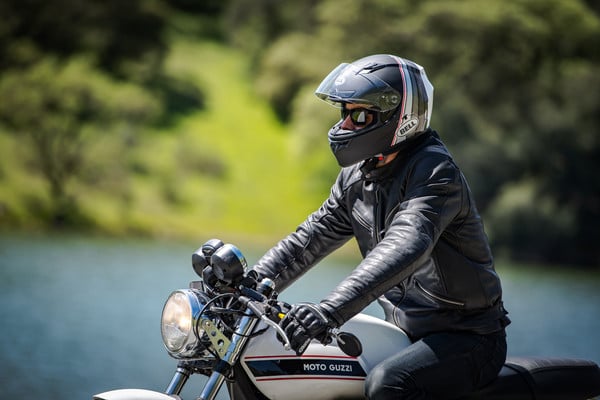 Bell - Qualifier DLX Blackout Full Face Helmet