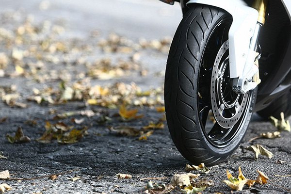 METZELER® SPORTEC M7 RR Tires - MOTORCYCLEiD.com