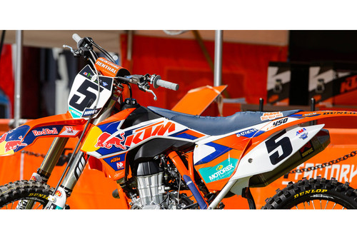thumbnail image 2 of Renthal Fatbar Handlebar 827-01-BK - Black 1-1/8" Villopoto/Stewart Bend For Offroad 2 of 6