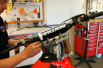 Renthal® - 7/8 Handlebar Install